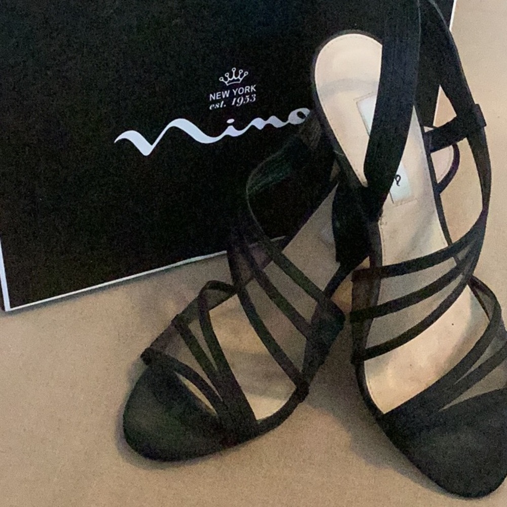 EUC Nina Black Heels Elegant Design